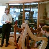 Simon teaqching a class at Dundee&rsquo;s Wighton centre